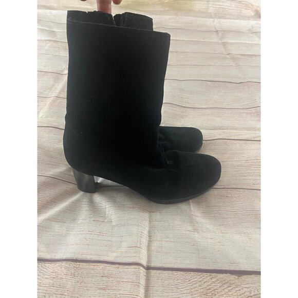 C La Canadienne Women's Black Suede Ankle Booties - 6 1/2M - Picture 4 of 12